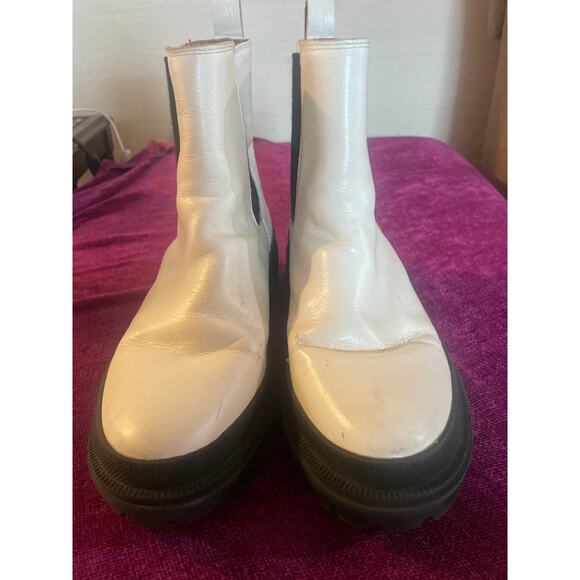 LUCKY BRAND Ellerey Lug Sole Chelsea Boots White Black Size 8.5 39 COMBAT GRUNGE - Picture 3 of 9
